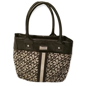 Vintage Tommy Hilfiger 3 compartment purse.